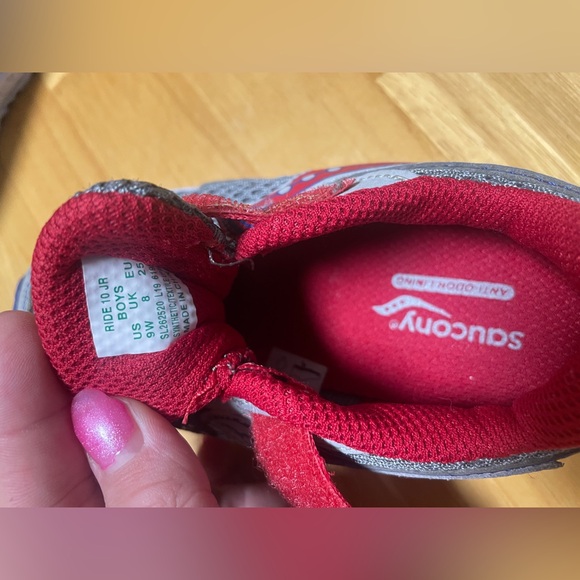 Boys shoes size 9 - Picture 4 of 4